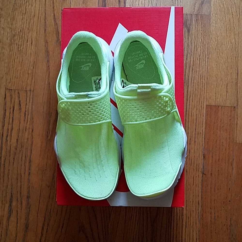 Women's Nike Sock Dart